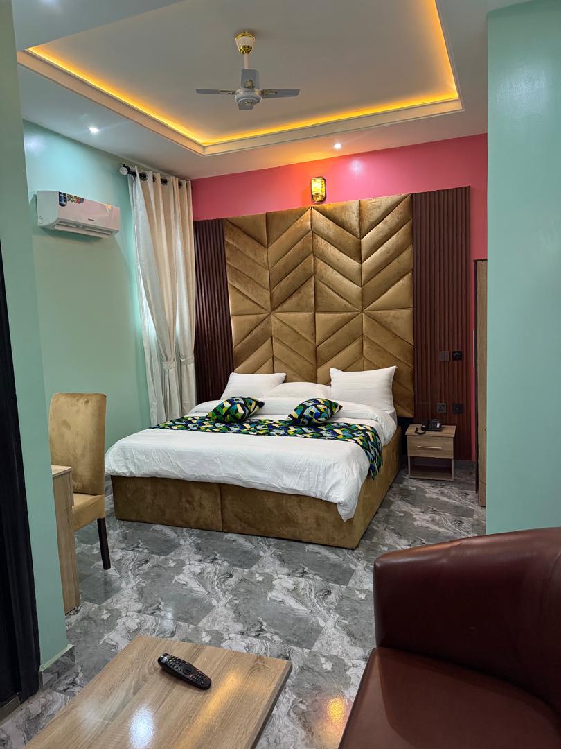 Motor Lodge Suite